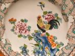 Een zeldzaam paar Famille Rose porseleinen borden, 19e eeuw,, Antiek en Kunst