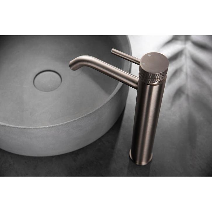 Wiesbaden Ribbd XL Wastafelkraan Verhoogd - Geborsteld Staal, Doe-het-zelf en Verbouw, Sanitair, Nieuw, Ophalen of Verzenden