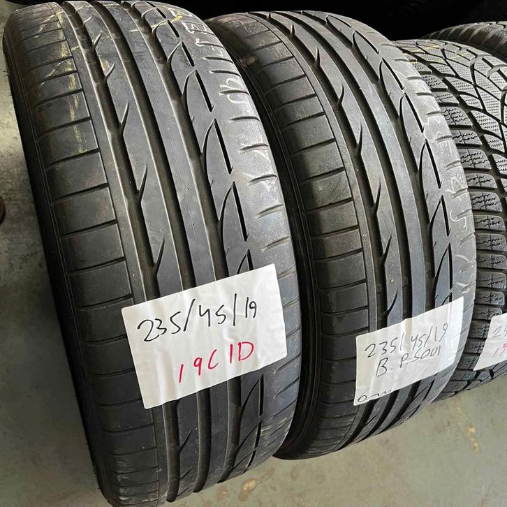 2 x Bridgestone Potenza S001 235-45-19 Zomerbanden 6mm, Auto-onderdelen, Banden en Velgen, 19 inch, Zomerbanden, 235 mm, Personenwagen