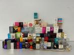 75 Miniatuur flesjes parfum in in verpakking. - Parfumfles, Antiek en Kunst, Antiek | Glas en Kristal