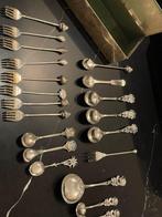 Collectie van memorabilia - vintage en antiek bestek