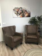 Set van 2 leren oorfauteuils met houten poten - bruin leer, Nieuw, Ophalen of Verzenden, Landelijk, 75 tot 100 cm