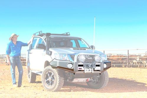 ARB Sahara Bumper - Toyota Hilux 2008on Grill Bracket, Auto-onderdelen, Carrosserie en Plaatwerk, Ophalen of Verzenden