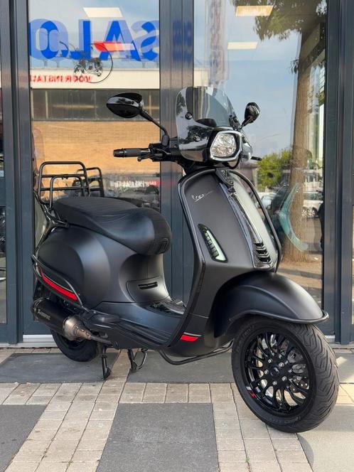 Vespa Sprint E5 brom | 80cc | Akrapovic | Carbon | Bitubo, Fietsen en Brommers, Scooters | Vespa, Overige modellen, Benzine, Zo goed als nieuw