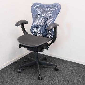 Herman Miller Mirra type 1 Blauw/Grijs beschikbaar voor biedingen