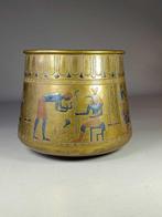 Prachtige badkuip met Egyptische decoratie - Koper - Egypte