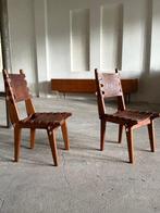 Muebles De Estilo - Angel I. Pazmino - Stoel (2) - Leder,, Antiek en Kunst