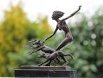 Beeld, hunting diana with 3 dogs - 23 cm - Brons, Marmer, Antiek en Kunst