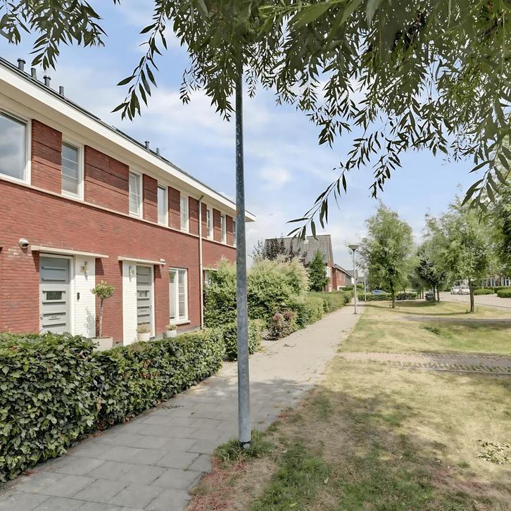 Eengezinswoning met tuin, gestoffeerd en geschikt ..., Huizen en Kamers, Huizen te koop