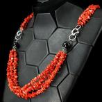 Rode Koraal, Zwarte Onyx en Zilveren Ketting. - Hoogte: 400