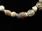 Mesopotamisch Ketting gemaakt van stenen en glazen kralen -, Sieraden, Tassen en Uiterlijk, Antieke sieraden