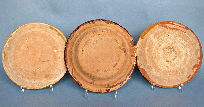 Drie geglazuurde aardewerken borden, Multan, centraal, Antiek en Kunst, Kunst | Niet-Westerse kunst