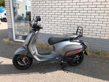 GAVE VESPA SPRINT S 45KM BROM MAT GREY 6000KM BJ2023 beschikbaar voor biedingen