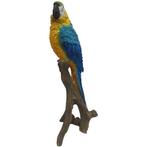 Dierenbeeld blauw/gele papegaai op stam 30 cm - Tuinbeelde.., Nieuw, Verzenden
