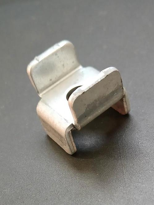 Legbordhaakje voor roldeurkast, staal, 20 x 20 x 19 mm, Zakelijke goederen, Kantoor en Winkelinrichting | Kantoormeubilair en Inrichting