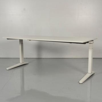 Elektrisch zit-sta bureau Steelcase - 200 x 90 cm - Wit blad beschikbaar voor biedingen