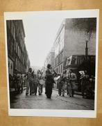 Robert Doisneau (1912–1994) - Parade de Jazzmen, Paris
