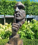Beeldje - Man met zijn wijsvinger voor de mond - 78 cm -, Antiek en Kunst