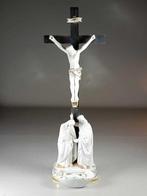 Wijwatervat - 1800-1850 - Crucifix Bénitier