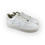 Nike Air Force 1 07 WMNS Triple White - Maat 35.5, Verzenden, Nike, Sneakers of Gympen, Gedragen