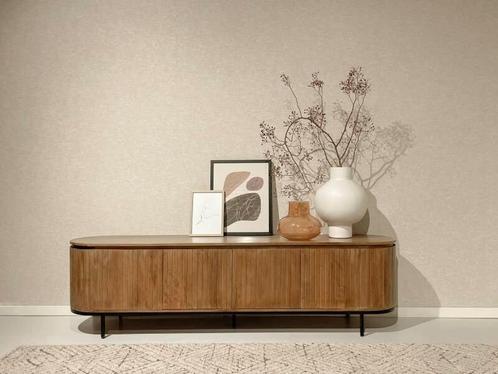 TV Meubel Noor – 210 cm | Naturel Mangohout &amp; Zwart Staal, Huis en Inrichting, Kasten | Televisiemeubels, Ophalen