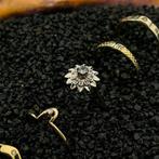 18 Krt. witgouden entourage ring met zirconia, Sieraden, Tassen en Uiterlijk, Ringen, 18 tot 19, Gebruikt, Overige kleuren, Ophalen of Verzenden