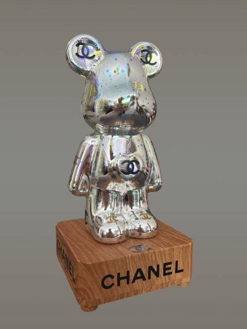 AmsterdamArts - Chanel fireworks bear light statue, Antiek en Kunst, Kunst | Designobjecten