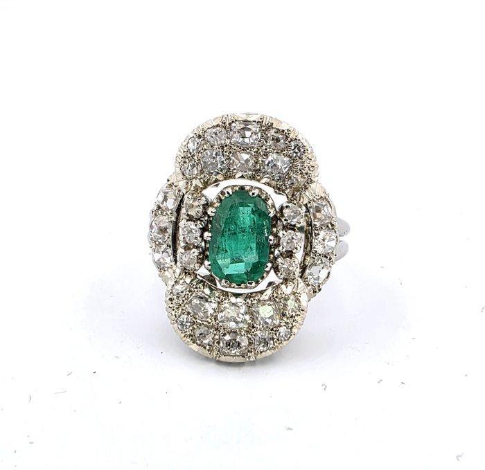 Ring - 18 karaat Witgoud - 3.90ct. tw. Smaragd - Diamant, Sieraden, Tassen en Uiterlijk, Ringen