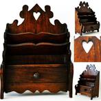 Handvervaardigd - Brievenhouder - Houtgesneden buro / bureau, Antiek en Kunst