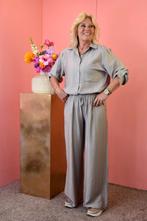 Tweedelig set blouse en broek taupe, Kleding | Dames, Ophalen of Verzenden, Nieuw