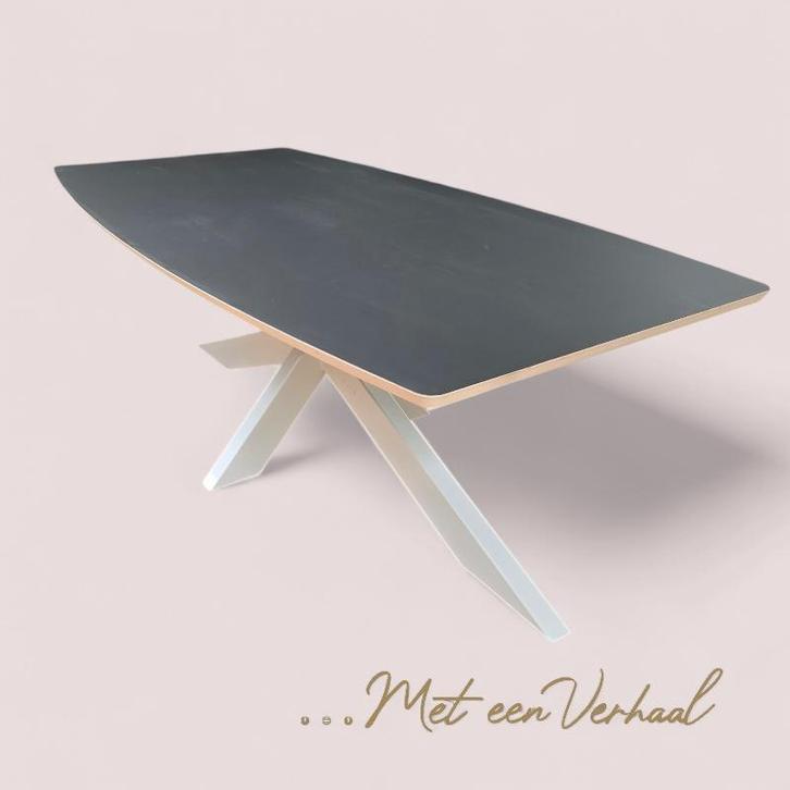 50% KORTING - Moderne Eettafel met Fenix Tafelblad, Huis en Inrichting, Tafels | Eettafels, 100 tot 150 cm, 200 cm of meer, Overige vormen