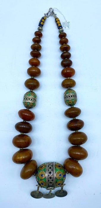 Indrukwekkende Berber ketting met Tagemout kralen - Zilver,, Antiek en Kunst, Kunst | Niet-Westerse kunst