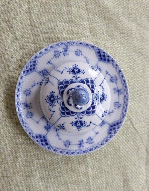 Royal Copenhagen - Arnold Krog - Boterschotel - Porselein -, Antiek en Kunst, Antiek | Meubels | Tafels