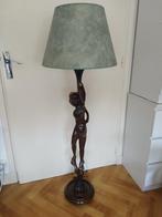 Artisan - Lamp - vrouw - hard hout