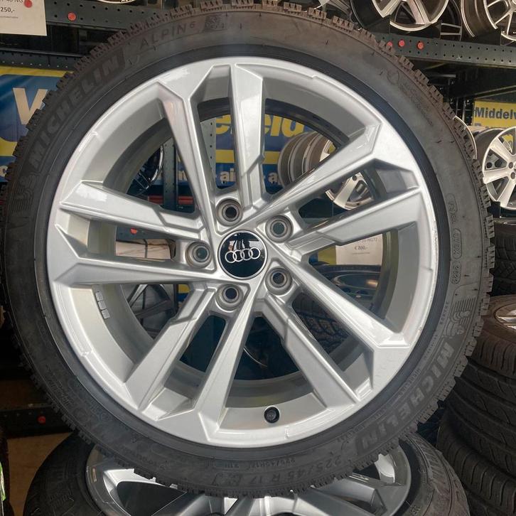 Audi A3 | Winterset | 17 inch velgen + banden 8mm | 0925-23, Auto-onderdelen, Banden en Velgen, 17 inch, Winterbanden, 225 mm
