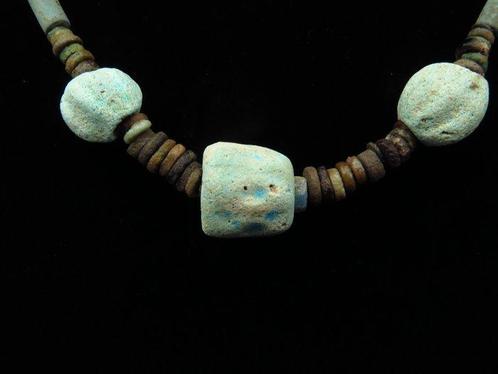 Oud-Egyptisch Ketting gemaakt van faience-mummapingetjes met, Sieraden, Tassen en Uiterlijk, Antieke sieraden