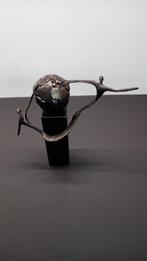 Ger van Tankeren - sculptuur, Elkaar Helpen - 18 cm - Tin