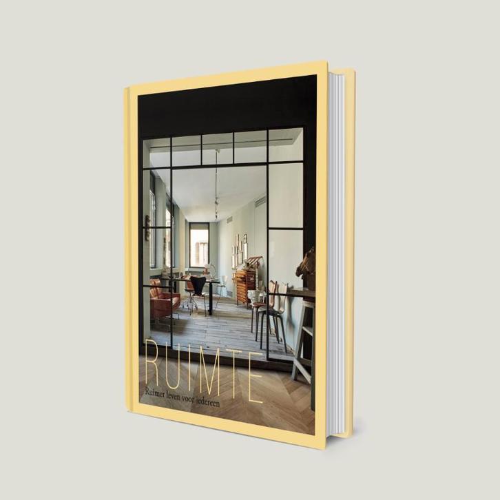 Ruimte 9789090354712 Esther Smid, Boeken, Hobby en Vrije tijd, Zo goed als nieuw, Verzenden