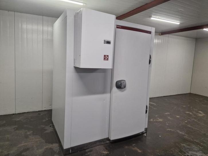 Koelcel 170 x 110 x 210 cm stekker klaar, Zakelijke goederen, Horeca | Keukenapparatuur, Koelen en Vriezen
