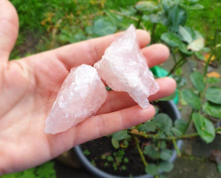 Ruwe brok van Rozenkwarts - zachte roze kristaal- midden, Sieraden, Tassen en Uiterlijk, Armbanden