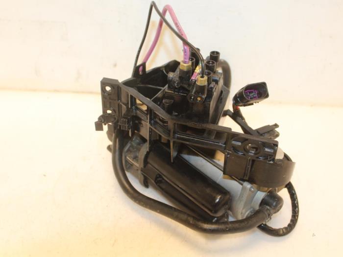 Luchtpomp (Vering) Tesla Model X O139562, Auto-onderdelen, Ophanging en Onderstel, Ophalen of Verzenden