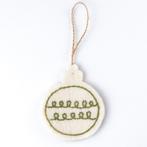 Hanger Vilt - Kerstbal Geborduurd Motief - Mistletoe - 8cm -, Diversen, Ophalen of Verzenden, Nieuw