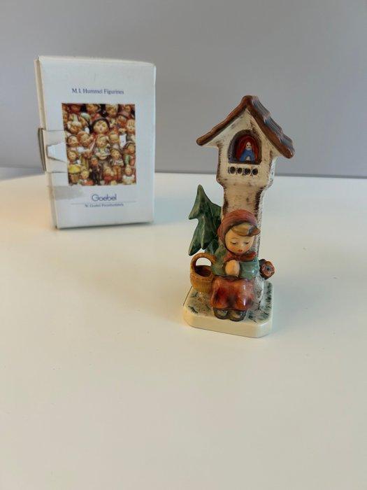 Goebel - M.I. Hummel - Beeld, Meisje biddend langs de weg -, Antiek en Kunst, Curiosa en Brocante