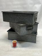 Kist (3) - IJzer - ijzeren magazijnbakken