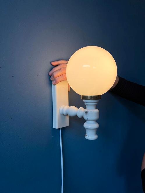 Vintage Opaline Glass Wall Light / White Space Age Sconce, Huis en Inrichting, Lampen | Wandlampen, Ophalen of Verzenden