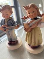 Goebel - Beeldje - Twee kinderen met gitaar (2) - Porselein, Antiek en Kunst
