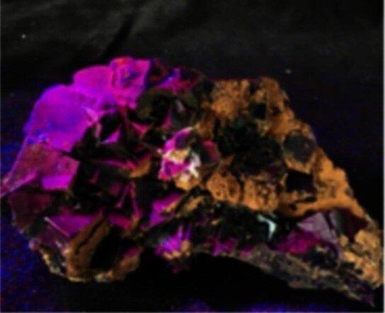 Fluoriet 582 g 13,20 x 8,20 cm Fluoriet Fluorit UV-reaktief, Verzamelen, Mineralen en Fossielen