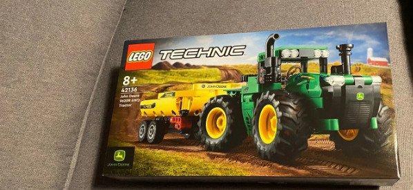 Lego Set - 42136 - Technic - John Deere 9620R 4WD Tractor, Kinderen en Baby's, Speelgoed | Duplo en Lego