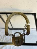 LIPS Hangslot: Een Tijdloos Kunstwerk uit het Begin van de, Antiek en Kunst, Curiosa en Brocante