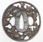 Japanse Tsuba – Leeuw en pioenrozen ontwerp, goudinleg -